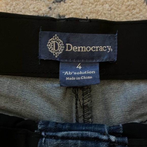 Democracy Jeans Size 4 Petite EUC - Picture 2 of 5
